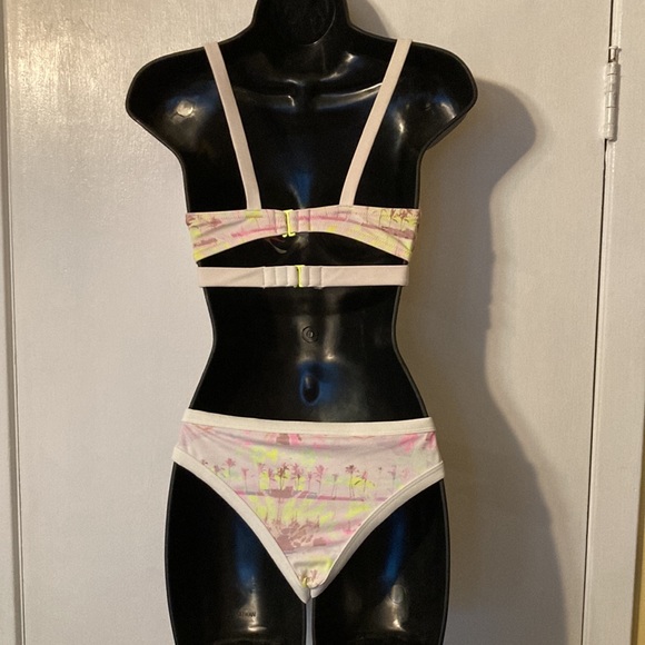Victoria’s Secret PINK Women’s 2-Piece Bikini - Picture 5 of 10